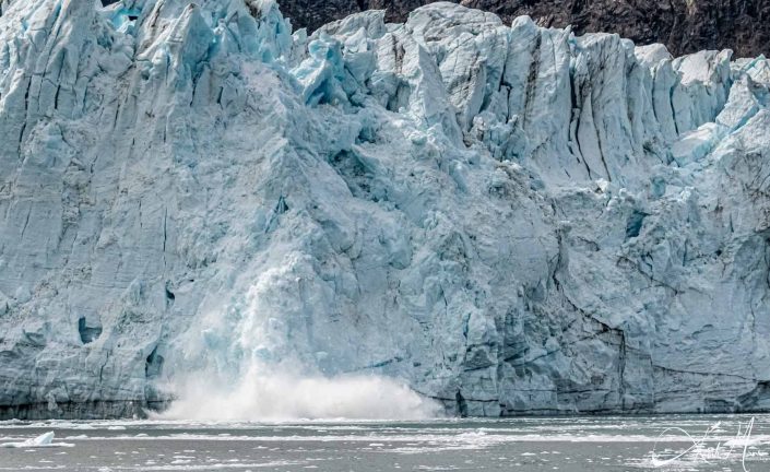 Great photo of glacier calving